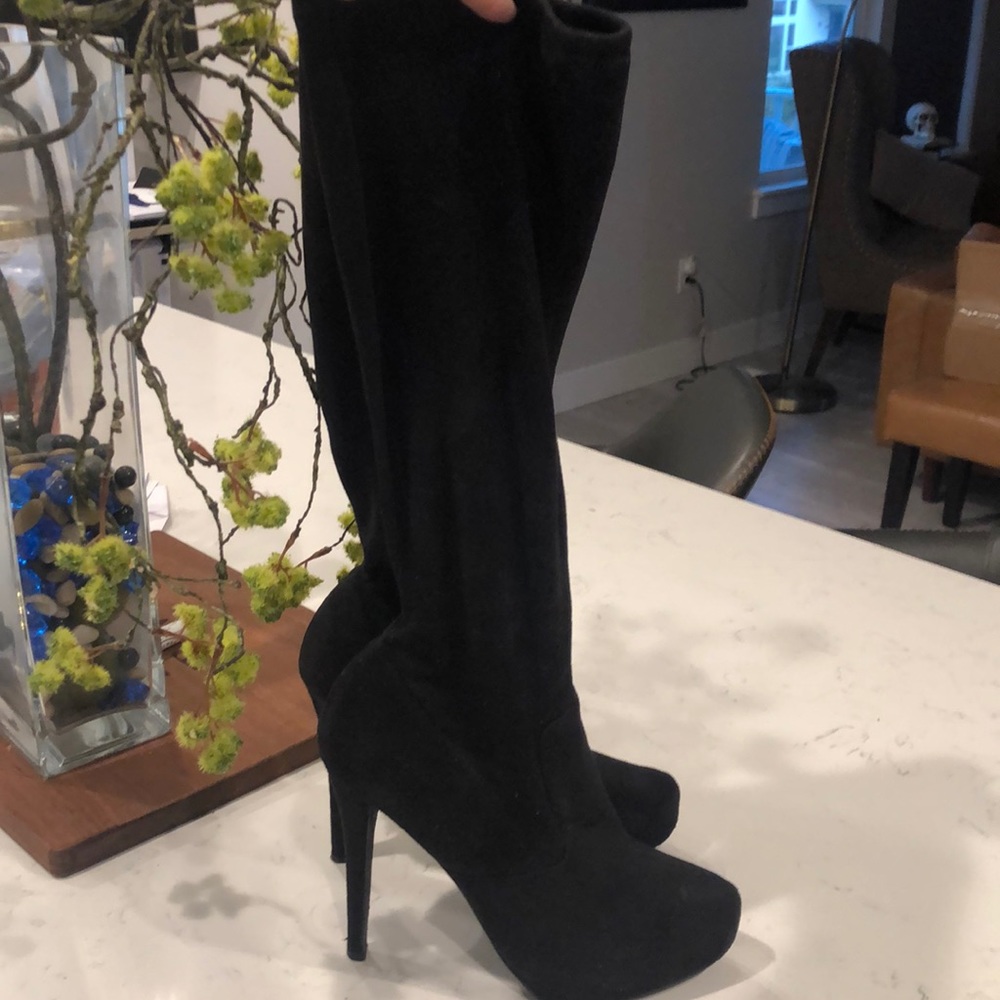 Steve Madden platform suede boots 9M